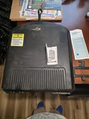 Estuche para pistola Hang-n-Hide portátil con bloqueo estuche con 2 llaves Foto 1 de 4