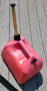 Gott Rubbermaid 5 Gallon Gas Can with Pre-Ban Spout and Vent - Picture 1 of 8