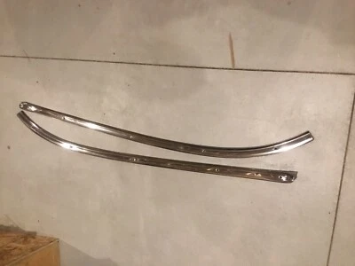 Chevy 1953 1954 2 puertas techo rígido interior por encima de la puerta molduras originales GM par Foto 1 de 4