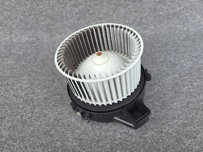 Resistenza ventola motore radiatore soffiatore BMW G30 G31 F90 M5 0130309507 F011500123 - Immagine 1 di 4