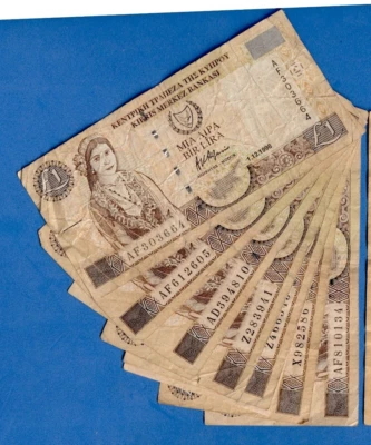 Cyprus 1 Pound  1998 P-60b Well Circulated Banknote   Pre EURO - Image 1 of 2