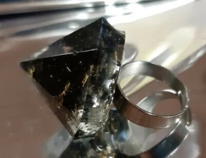 ANELLO Piramide TORMALINA NERA 1 Chakra ORGONITE Acciaio Energia Punta Yoga buio - Foto 1 di 5