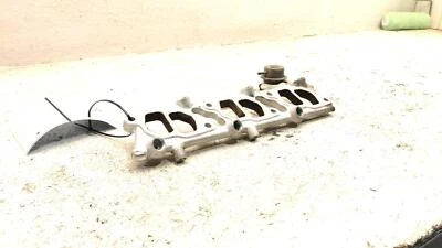 Ford Ranger 1993-1996 riel de combustible desnudo sin inyectores OEM 4,0 L Foto 1 de 4