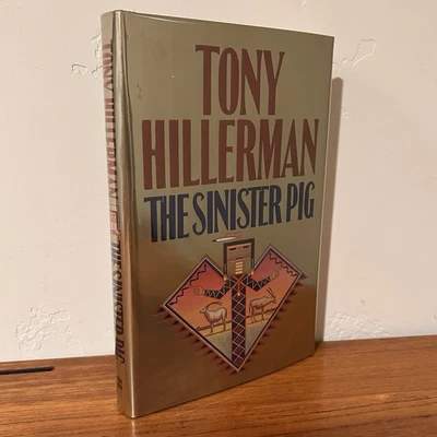 THE SINISTER PIG Tony Hillerman SIGNED 1st Leaphorn & Chee Dark Winds LN/FN+ - Image 1 of 4