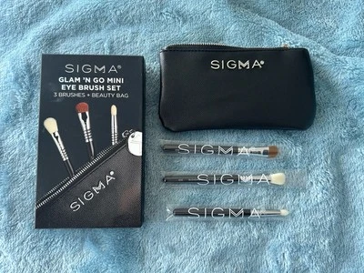 SIGMA BEAUTY — НОВЫЙ набор и сумка для мини-щеток для век Beauty Glam N Go. Ограниченный выпуск - Изображение 1 из 4