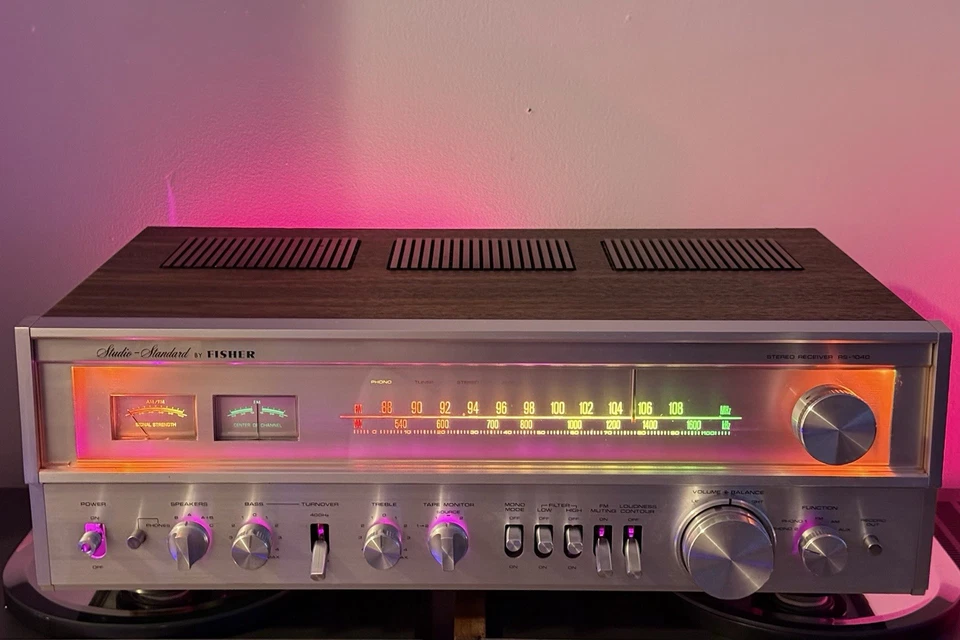 Vintage 1978 Fisher Stereo Receiver - Image 1 of 4