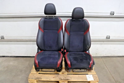 Subaru WRX STi 2015-2021 delanteros OEM cuero gamuza asientos asiento conductor y pasajero Foto 1 de 4