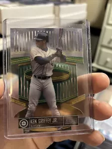 KEN GRIFFEY JR 1999 STADIUM CLUB TRIUMVIRATE LUMINOUS DIE CUT ULTRA RARE #3B NM+ - Picture 1 of 10