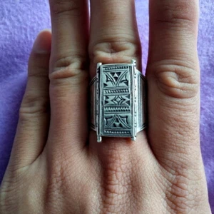 FINE ANELLI ARGENTO STERLING 925 FFONICH fáinne TAGLIA REGOLABILE TRIBÙ ASIATICA R7737 - Foto 1 di 5
