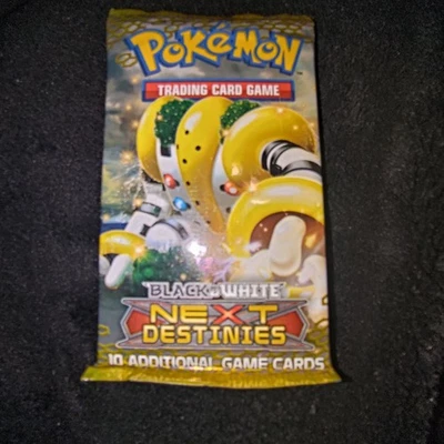 Juego de cartas coleccionables Pokémon blanco y negro sellado de fábrica, Next Destinies Booster Pack Foto 1 de 2