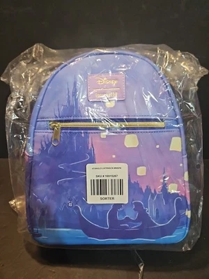 RARO Loungefly x Disney Enredado Rapunzel y Flynn Linterna Escena de Barco Foto 1 de 4