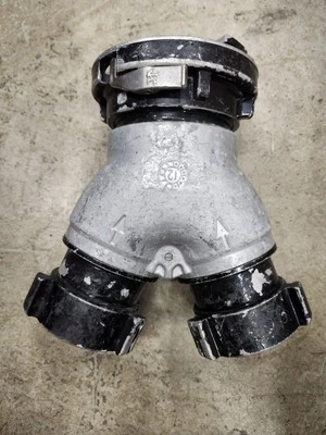 Manguera contra incendios siamesa Storz x 2-1/2" 4" Foto 1 de 4