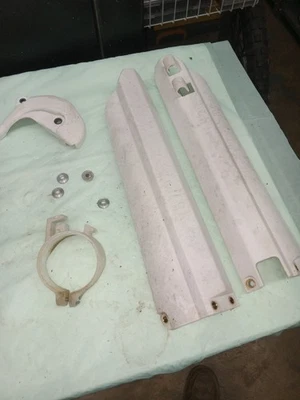 2001 YZ125  YZ 125 Front Fork Guards Cover YAMAHA YZ250 YZ 250  LOT A3105 - Image 1 of 4