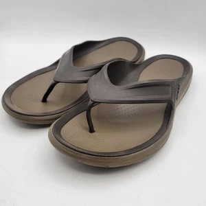 Crocs Herren 12 Flip Flop Sandalen Klassisch Riemen Hellbraun Slipper Bequem Schuhe - Bild 1 von 9