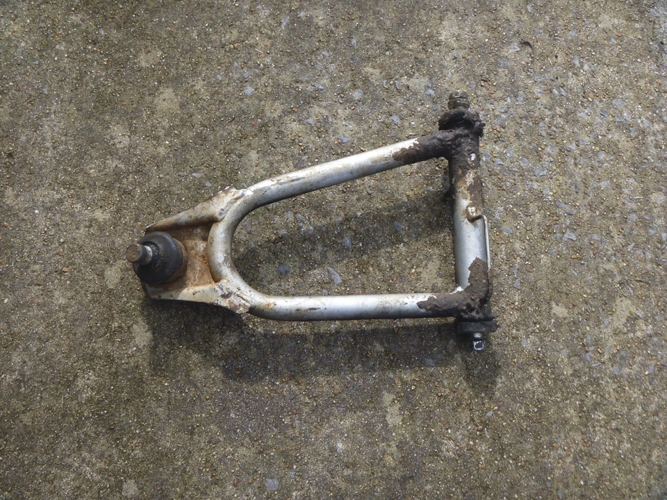 OEM 88-02 Yamaha YFS200 Blaster (1994) LH Upper A-arm - Image 1 of 1