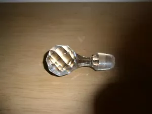Vintage cut glass decanter stopper. LID ONLY. DAMAGED.8cm. 2cm diameter(E3) - Picture 1 of 7