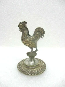 Petit coq sur socle en métal argenté - Photo 1/4
