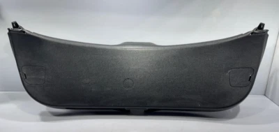 Mazda 3 2007 hatchback puerta levadiza trasera cubierta de panel de moldura original fabricante original pieza usada Foto 1 de 4