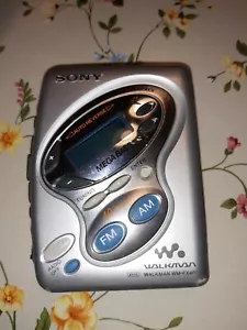 Sony WALKMAN WM-FX481 Personal/radio lettore di cassette-Digitale Megabass - Foto 1 di 5