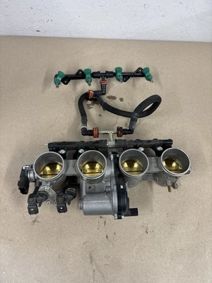 21-23 Kawasaki Ninja ZX10r Throttle Bodies Complete Good OEM Injectors #0187 - Image 1 of 4