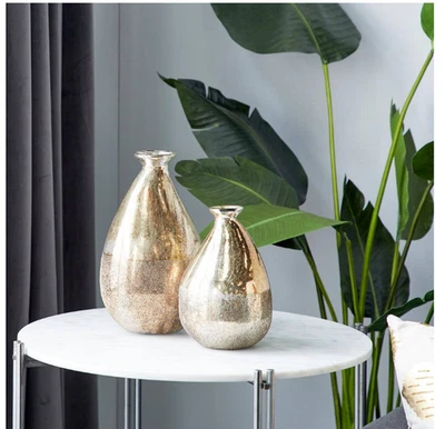 Litton Lane 12 pulgadas, 9 pulgadas Jarrón decorativo de vidrio soplado dorado (juego de 2) Foto 1 de 4