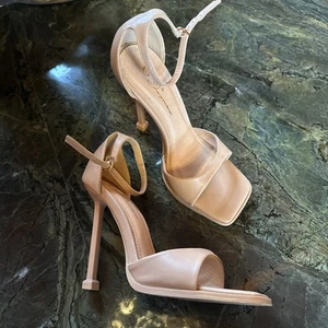 Open Toe Nude Beige Vegan Leather Strappy Heels 8 Shoes Ankle Strap - Picture 1 of 6