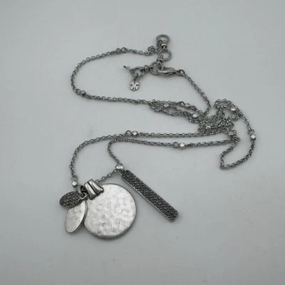 Collar Colgante Marca LUCKY Largo Tono Plata MOD Disco Medallón Dije 30" Foto 1 de 4