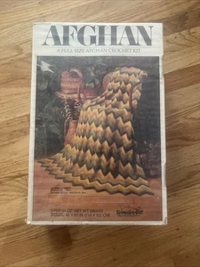 VINTAGE WONDER ART CREATIVE NEEDLECRAFTS RIPPLE AFGHAN KIT FIESTA 2402-02 NEU - Bild 1 von 2