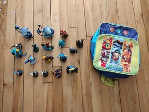 Lot of 18 Skylanders Video Game Toy Figures Mixed & Skylanders Bagpack - Bild 1 von 7