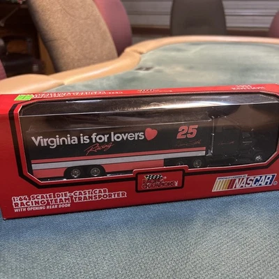 Racing Champions Sadler 25 Virginia Racing Team Transporter 1994 1:64 Foto 1 de 4