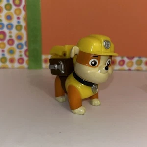 Paw Patrol Rubble Dog Puppy 2.5” Action Figure Loose Orange White Cap - Imagen 1 de 4
