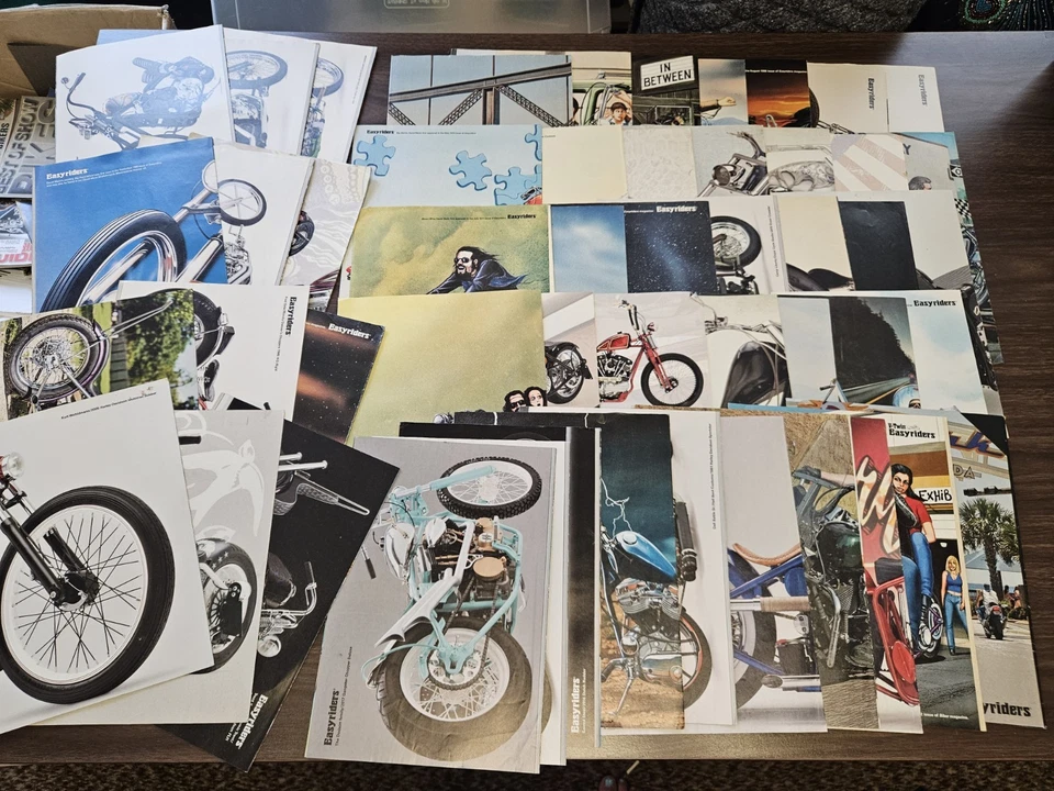 50 Centerfold Posters From Easyriders Magazines Women And Motorcycles 🔥 - Imagem 1 de 4