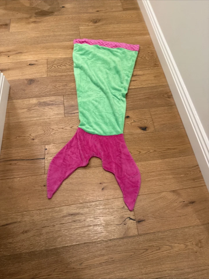 Manta cola de sirena SNUGGIE - verde y rosa ¡ideal para el otoño! Usado en excelente estado! Foto 1 de 1