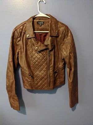 Chaqueta de cuero sintético marrón mediana Rue 21 para mujer Foto 1 de 3