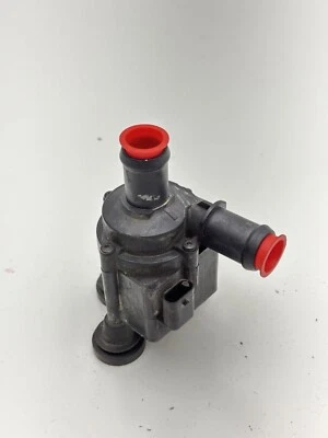 AUDI A4 A5 QUATTRO 2013-2023 - refrigerante auxiliar/bomba de agua OEM 06H121601N Foto 1 de 3