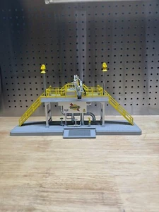 MTH RailKing 30-9179 Sunoco operating storage tank station - Picture 1 of 5