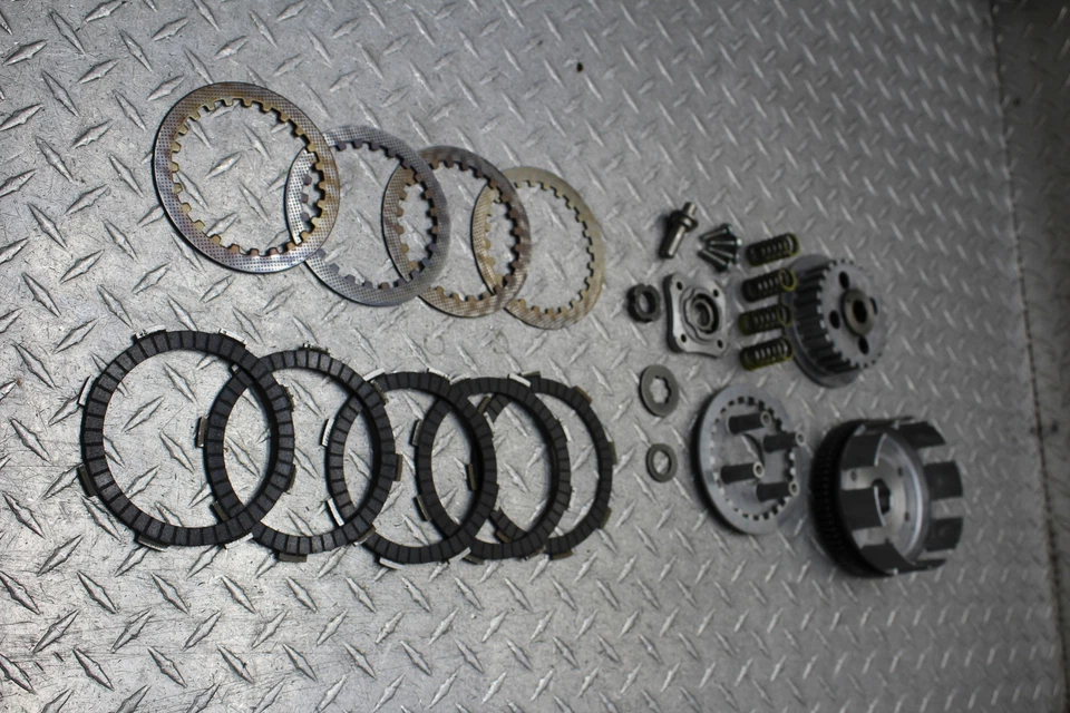 Honda XR200R 1999 embrague completo con placas cubo de cesta Foto 1 de 4