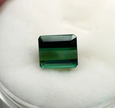 来自珠宝商庄园的 1.35 克拉绿色碧玺刻面宝石为 140 美元 — 第 1/4 张图片