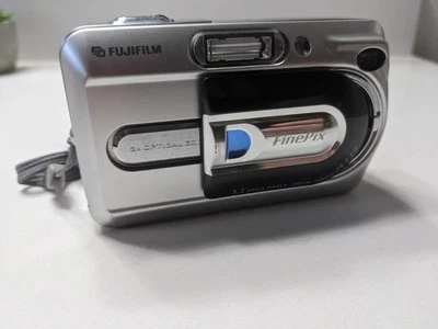 Fujifilm FinePix A Series A330 3.2MP Digital Camera PARTS ONLY - Image 1 of 4