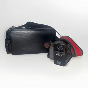 Vintage Sony Video 8 CCD-M8u Black 8mm Video Camera Recorder With Leather Bag - Picture 1 of 10
