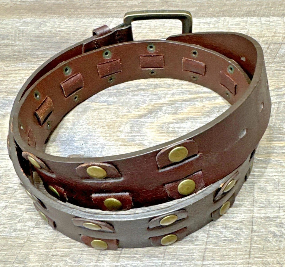 Cinturón de cuero Levi's correas de cuero con tachuelas marrón oscuro 36/90 estilo 11LV02G2 Foto 1 de 4