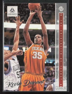 Selecciones del draft de Kevin Durant 2022 Panini Chronicles #22 Luminance Texas Longhorns - Imagen 1 de 2