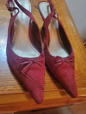 Zapatos de salón de gamuza sintética rojos quemados por PREDICTIONS talla 11 excelente estado.  Foto 1 de 4