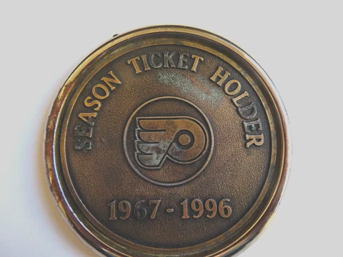 Philadelphia Flyers Season Ticket Holder 1967-1996 Paperweight 3 1/2 " Round Cover