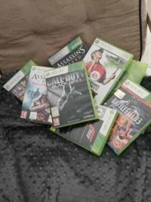 Microsoft Xbox 360 4GB Console - Nera Inclusi 8 giochi - Immagine 1 di 3