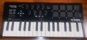 M-Audio Axiom AIR Mini 32 USB MIDI Keyboard & Pad Controller - Picture 1 of 4