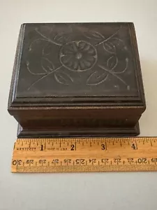 CARVED FLOWER LEAF DARK WOOD WOODEN TRINKET JEWELRY BOX VINTAGE - Picture 1 of 8