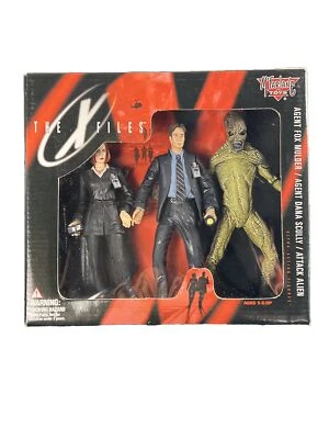 McFarlane THE X-FILES 3 Pack 1998 Attack Alien Agents Mulder Scully - Image 1 of 4