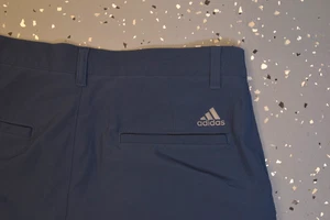 Pantalones cortos de golf Adidas talla 30 para hombre frente plano poli spandex azul marino - Imagen 1 de 8