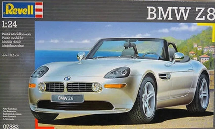 REVELL 1:24 KIT AUTO  BMW Z8 LUNGHEZZA 18,5 cm 69 PARTI    ART 07382 - Immagine 1 di 1